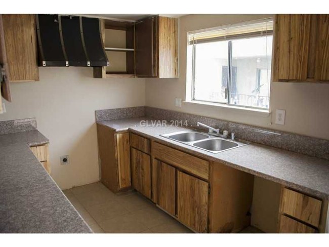 3639 S Van Dyke Ave-Unit -A in Las Vegas, NV - Building Photo - Building Photo