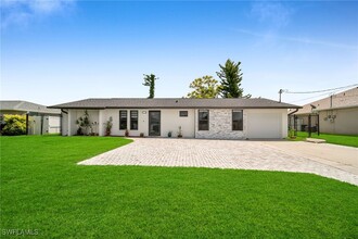 3821 SW 2nd Ave in Cape Coral, FL - Building Photo - Building Photo