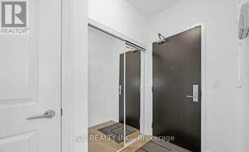 8130-8130 Birchmount Rd in Markham, ON - Building Photo - Building Photo
