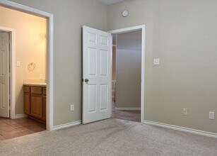 215 Navarro Dr, Unit 215 Navarro in College Station, TX - Foto de edificio - Building Photo