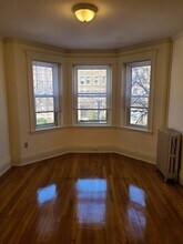 19 Peterborough St, Unit 3 in Boston, MA - Foto de edificio - Building Photo