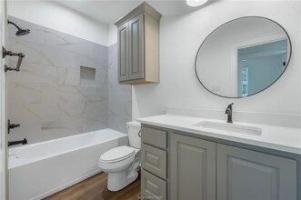 5041 Mooney Fls Dr in Bryan, TX - Building Photo - Building Photo