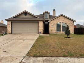 1410 Beacon Hill Dr in Midlothian, TX - Building Photo