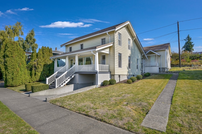 915 11th St in Bellingham, WA - Building Photo - Building Photo