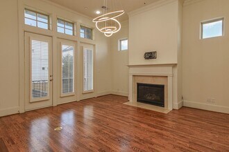 9622 Fannin Station W in Houston, TX - Building Photo - Building Photo