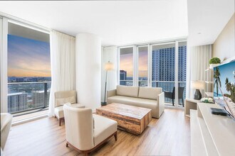 4011 S Ocean Dr in Hollywood, FL - Building Photo - Building Photo