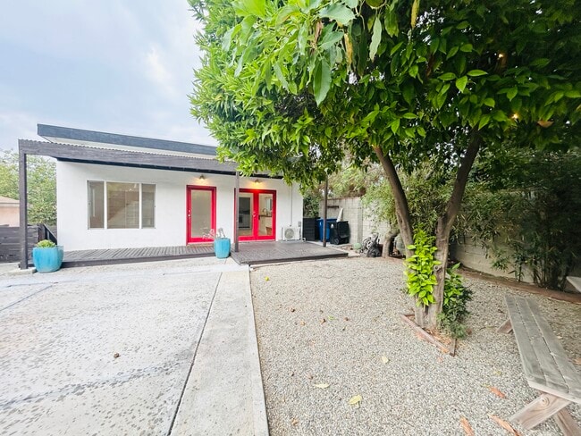 property at 4917 Buchanan St
