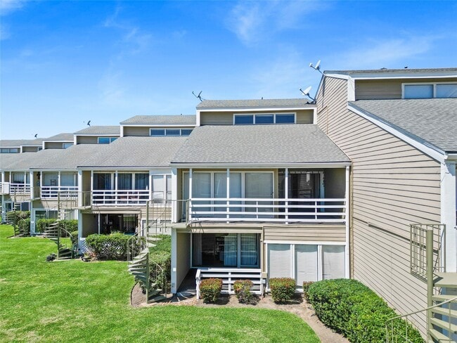 property at 50 April Point Dr S