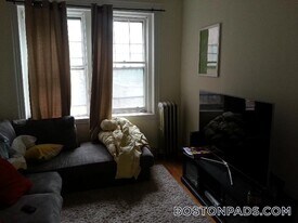 1450 Commonwealth Ave, Unit 9 in Boston, MA - Building Photo