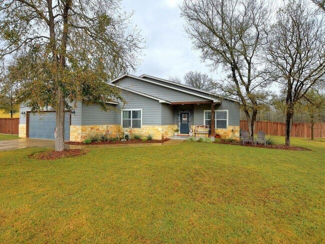 106 Ninole Ct in Bastrop, TX - Building Photo - Building Photo