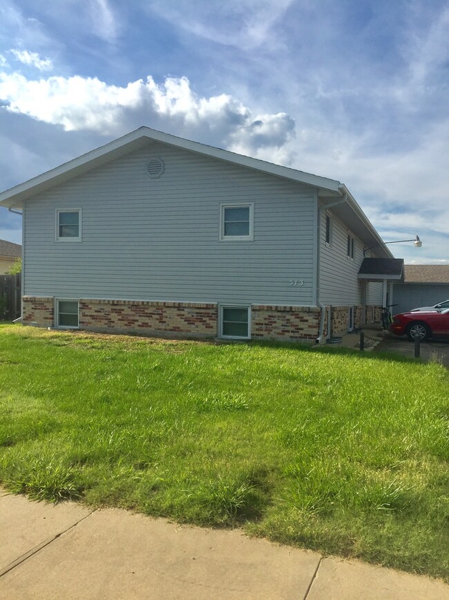 513 W 36th St, Unit 513 W. 36th Apt A in Hays, KS - Building Photo - Building Photo