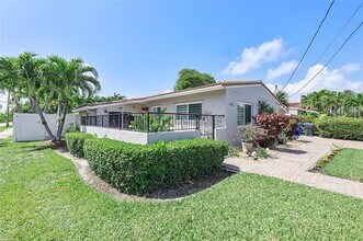 1150 Hayes St in Hollywood, FL - Building Photo - Building Photo