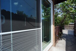 1405 N Riverside Ave in Rialto, CA - Building Photo