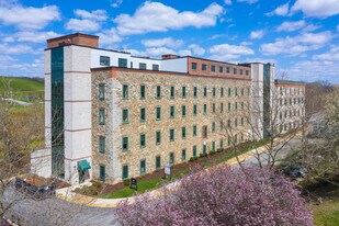 Creek View in Newark, DE - Building Photo