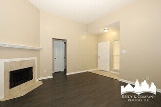 Modern Home with Master Bathroom in Memphis, TN - Building Photo - Building Photo