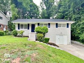 4617 Tucson Trail SW in Atlanta, GA - Building Photo