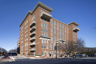 Elan East Market Condominiums in Fairfax, VA - Building Photo - Building Photo