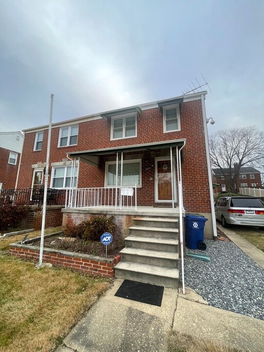 3610 E Northern Pkwy in Baltimore, MD - Building Photo