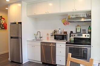 1480 N Jarrett St in Portland, OR - Building Photo - Building Photo