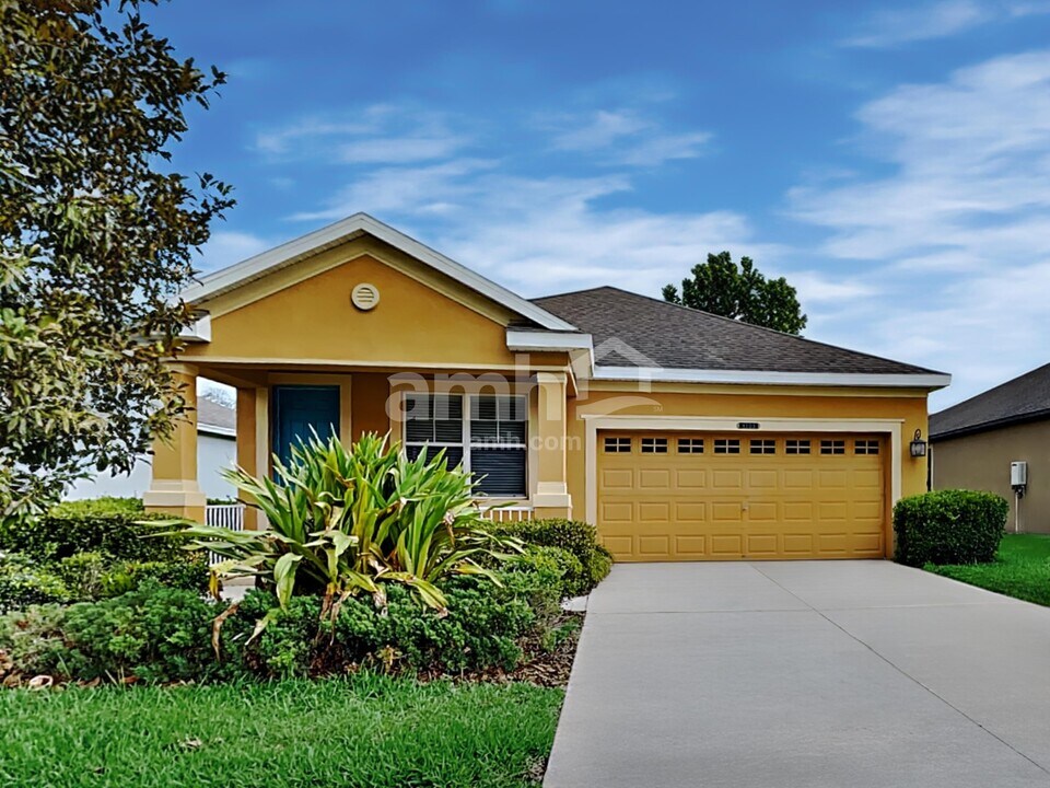 8109 Sequester Loop in Land O Lakes, FL - Building Photo