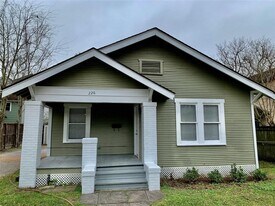 226 E 25th St in Houston, TX - Building Photo