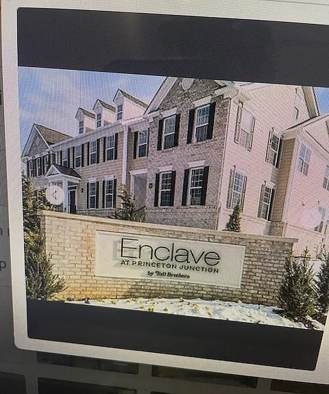 18 Peacock Wy in Princeton, NJ - Building Photo