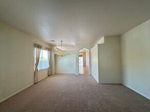 436 Emerald Heights St in Las Vegas, NV - Building Photo - Building Photo