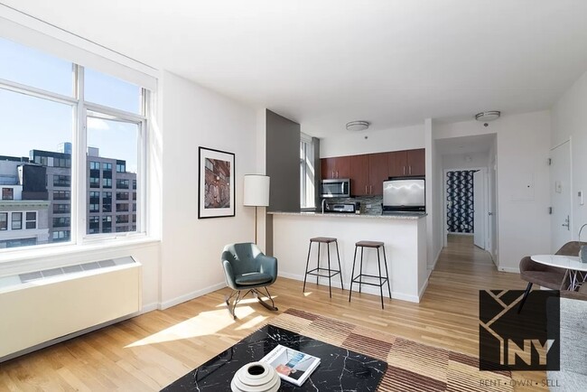 124 W 21st St, Unit 1502