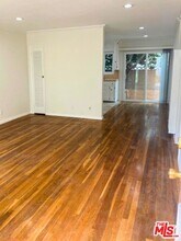 1438 S Barrington Ave in Los Angeles, CA - Foto de edificio - Building Photo