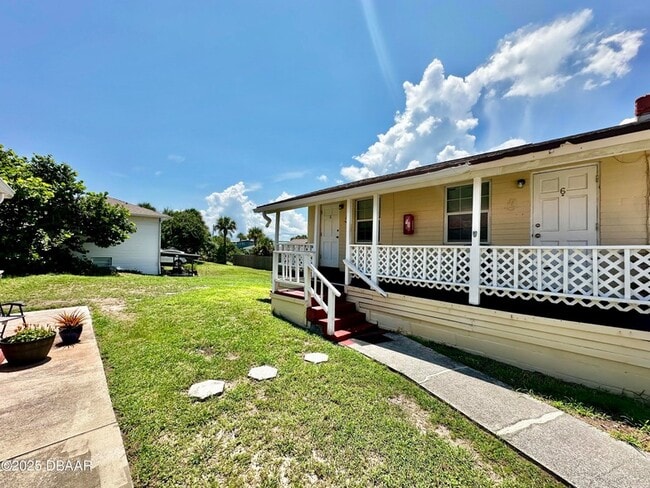 3226 S Atlantic Ave in Daytona Beach, FL - Foto de edificio - Building Photo