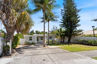 543 NE 3rd Ave in Delray Beach, FL - Building Photo - Building Photo