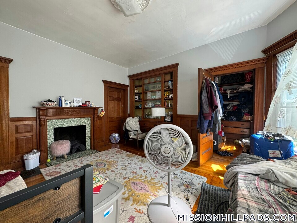 1 Cobden St in Boston, MA - Building Photo