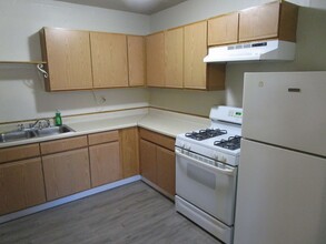 815-817 NW Deer St in Prineville, OR - Building Photo - Building Photo