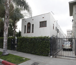 1725 N Bronson Ave in Los Angeles, CA - Building Photo - Building Photo