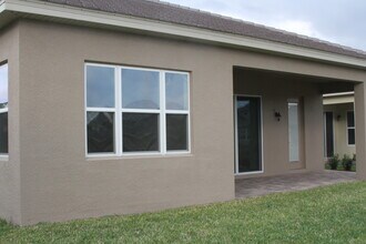 30268 Southernwood Ct in Wesley Chapel, FL - Building Photo - Building Photo