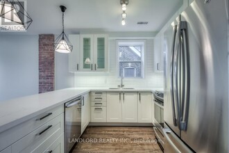 82 Parkway Ave in Toronto, ON - Building Photo - Building Photo