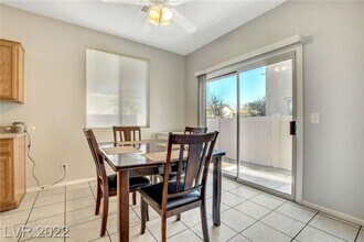 7658 Crystal Village Ln in Las Vegas, NV - Building Photo - Building Photo