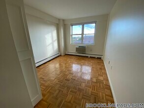 185 Freeman St in Brookline, MA - Building Photo - Building Photo