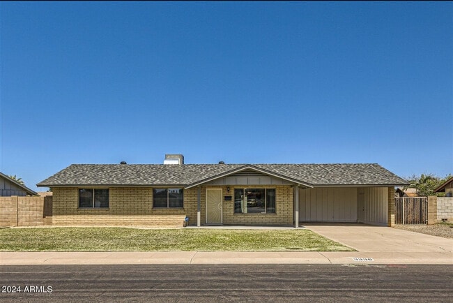 property at 3336 W Surrey Ave