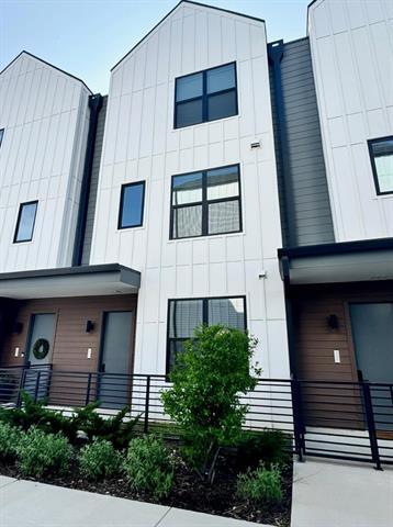 2100 Legacy Dr in Plano, TX - Building Photo