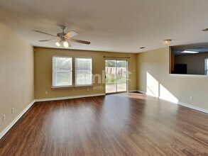 9742 Liberty Grn in San Antonio, TX - Building Photo - Building Photo