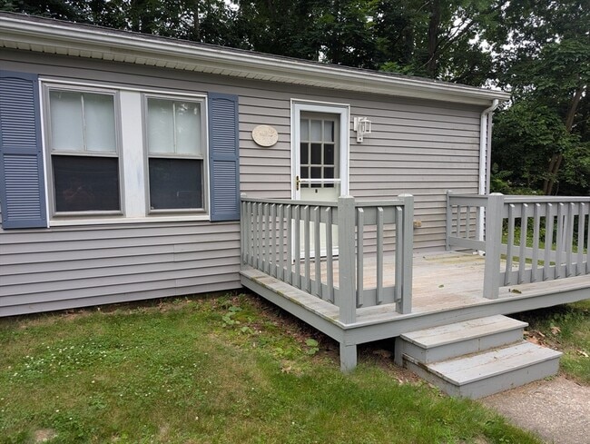 41 Porter St in Avon, MA - Building Photo - Building Photo