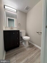 4924 McFarland Dr in Fairfax, VA - Foto de edificio - Building Photo