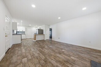 1047 Riverton Dr in San Carlos, CA - Building Photo - Building Photo