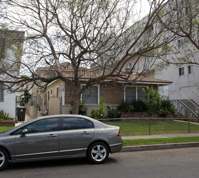 1712 Barry Ave in Los Angeles, CA - Building Photo - Building Photo