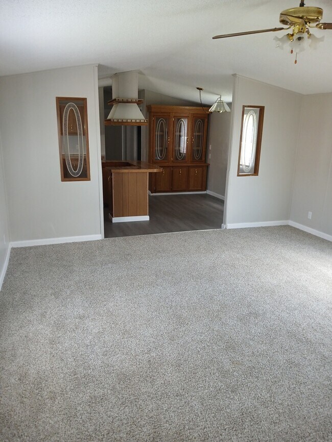 2524 Commonwealth Dr in Junction City, KS - Building Photo - Building Photo