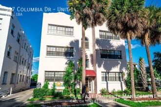 Island Flamingo Apartments in Tampa, FL - Building Photo - Building Photo