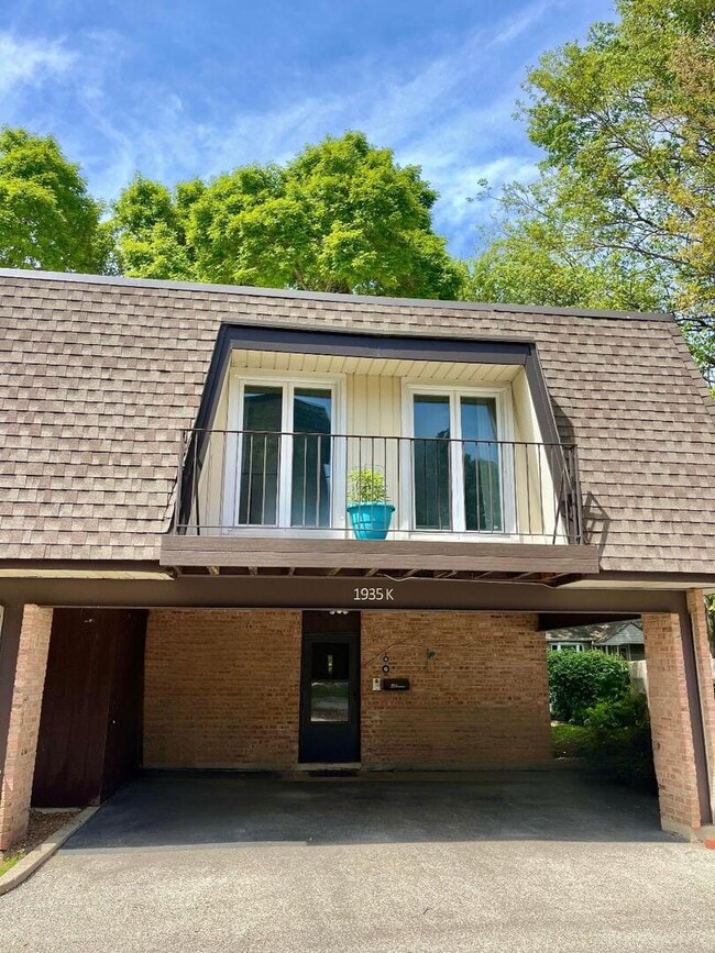 property at 1935 Tanglewood Dr