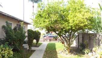 1521-1527 N Parton St in Santa Ana, CA - Building Photo