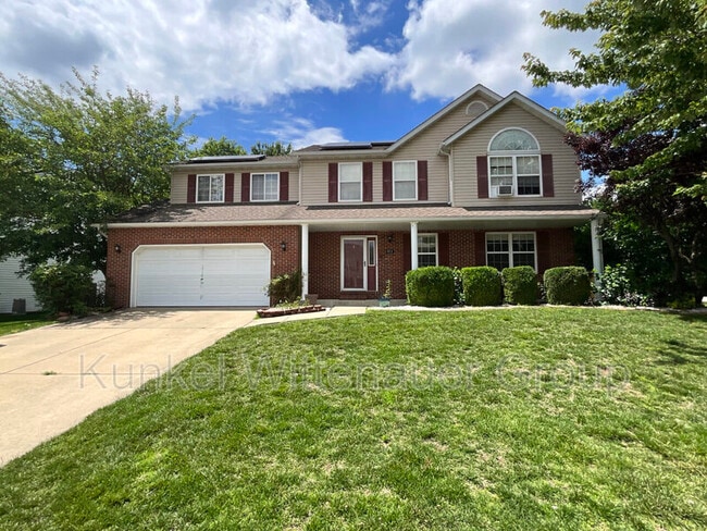 property at 911 Victoria Ln